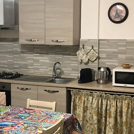 Casa Donatella A Isola Apartament